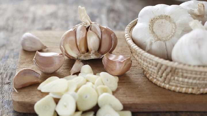 آیا سیر برای درمان خار پاشنه خوب است؟ آیا سیر برای درمان خار پاشنه خوب است؟