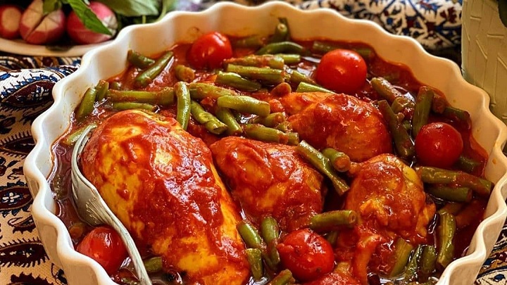 طرز تهیه خورش لوبیا سبز با مرغ طرز تهیه خورش لوبیا سبز با مرغ