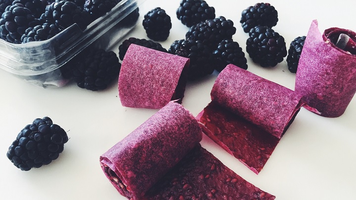 نکات و فوت و فن‌های تهیه لواشک توت سیاه و سفید