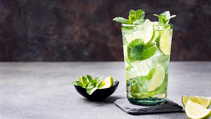 مراحل تهیه شربت نعنا و لیمو