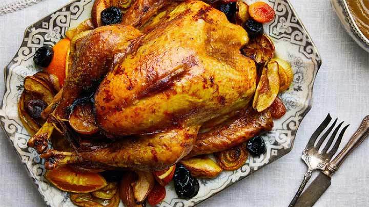 مراحل تهیه مرغ شکم پر مراحل تهیه مرغ شکم پر