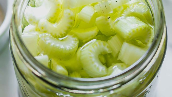 طرز تهیه ترشی کرفس