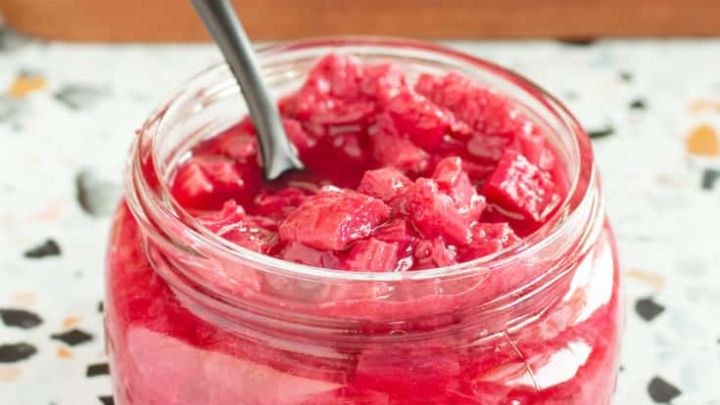 انتقال کمپوت ریواس در ظرف دربسته انتقال کمپوت ریواس در ظرف دربسته