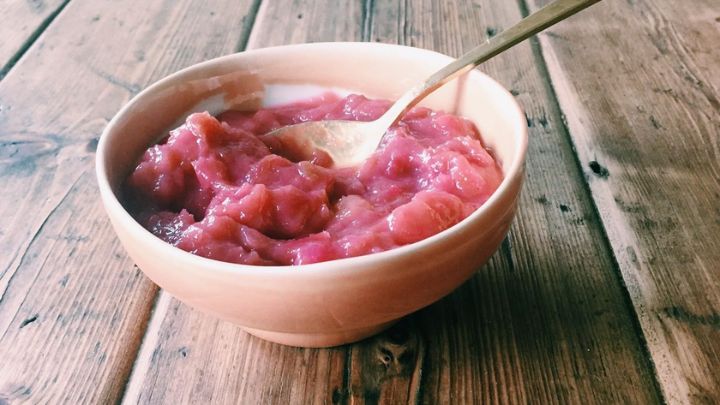 طرز تهیه کمپوت ریواس طرز تهیه کمپوت ریواس