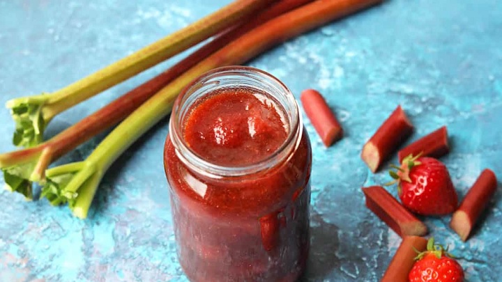 مراحل تهیه مربای ریواس مراحل تهیه مربای ریواس