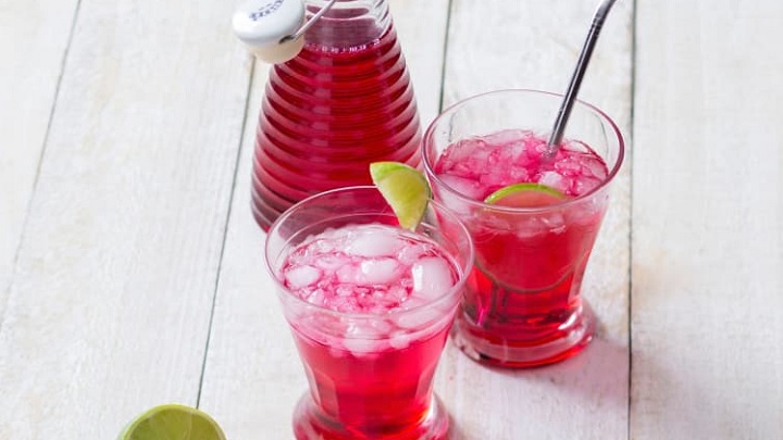 طرز تهیه شربت گلاب با گل محمدی طرز تهیه شربت گلاب با گل محمدی