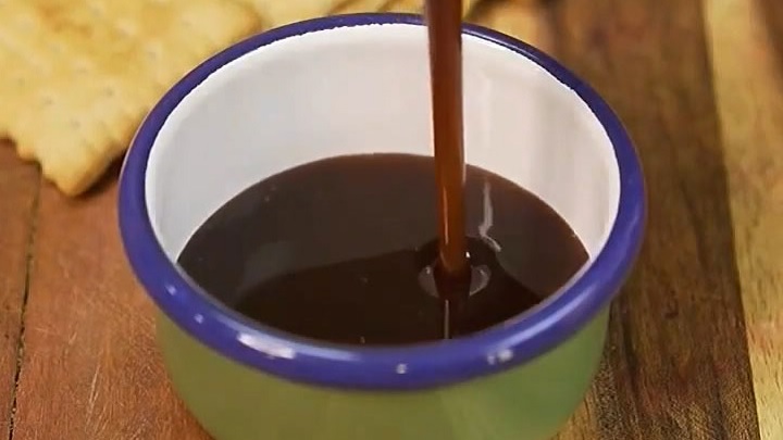 مراحل طرز تهیه شیره توت مراحل طرز تهیه شیره توت