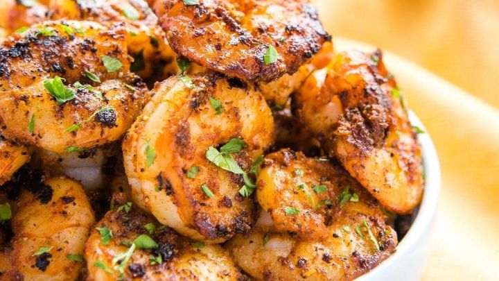 مراحل تهیه خوراک میگو مراحل تهیه خوراک میگو