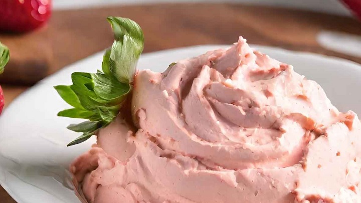 نکات و فوت و فنهای تهیه کره توت فرنگی نکات و فوت و فنهای تهیه کره توت فرنگی