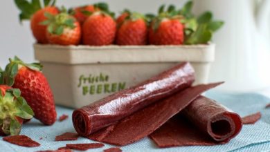 طرز تهیه لواشک توت فرنگی خانگی؛ ساده و خوشمزه