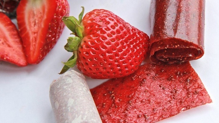 رسپی لواشک توت فرنگی به روش خانگی رسپی لواشک توت فرنگی به روش خانگی