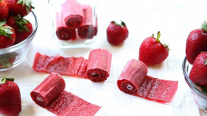 نکات و فوت و فنهای تهیه لواشک توت فرنگی نکات و فوت و فنهای تهیه لواشک توت فرنگی