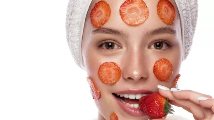 خواص توت فرنگی برای پوست