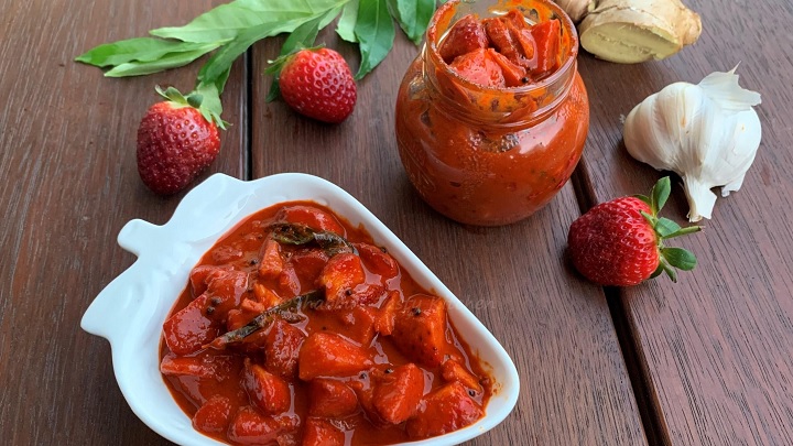 نکات و فوت و فن‌های تهیه ترشی توت فرنگی