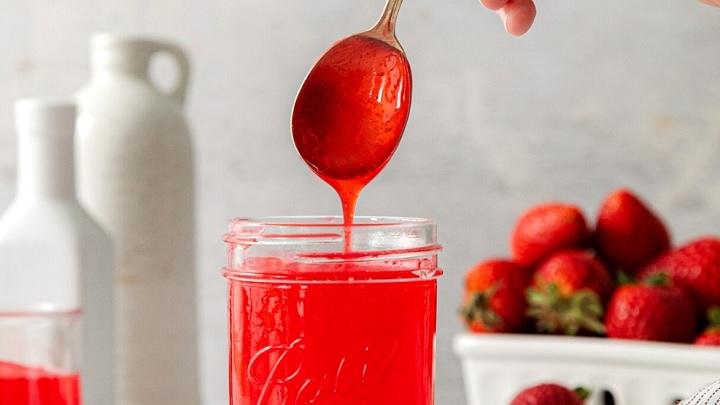 طرز تهیه سس توت فرنگی برای سالاد