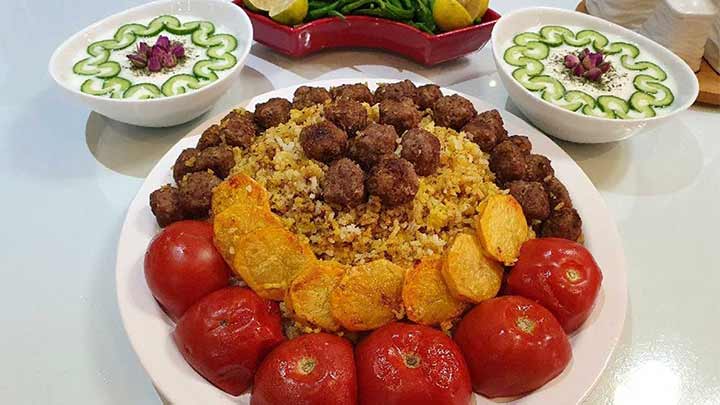 مراحل تهیه سماق پلو با کباب خانگی مراحل تهیه سماق پلو با کباب خانگی