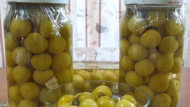 ترشی گوجه سبز ترشی گوجه سبز