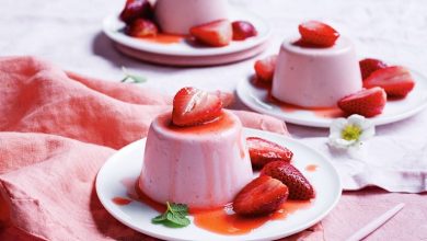 کرم باترمیلک با توت فرنگی؛ دسر خوشمزه و مجلسی