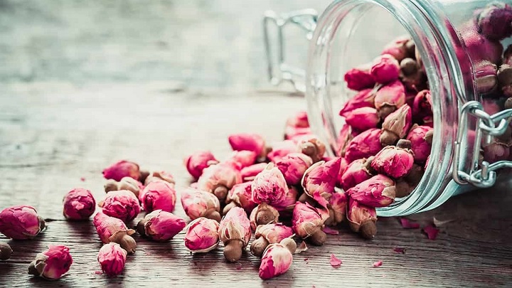 نکات و فوت و فنهای خشک کردن گل محمدی نکات و فوت و فنهای خشک کردن گل محمدی