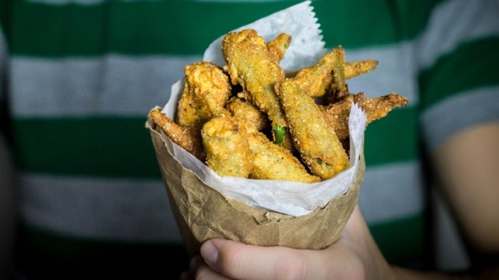 مراحل طرز تهیه بامیه سوخاری با سس مخصوص