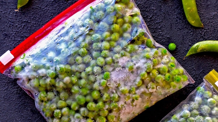 روش صحیح فریز کردن نخود فرنگی به روش بلانچ کردن