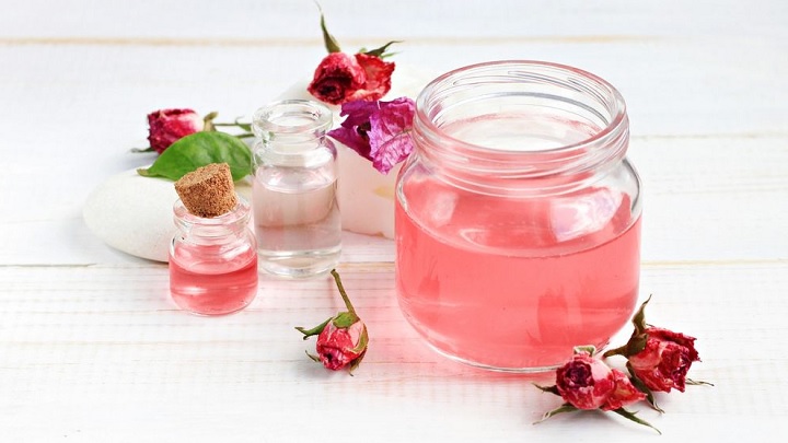 طرز تهیه گلاب با گل خشک محمدی طرز تهیه گلاب با گل خشک محمدی