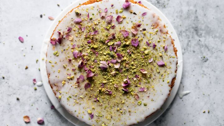 در تهیه کیک گلاب و هل به ۴ نکته مهم زیر توجه داشته باشید در تهیه کیک گلاب و هل به ۴ نکته مهم زیر توجه داشته باشید