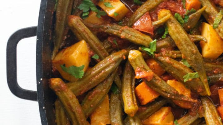 طرز تهیه خورش بامیه و بادمجان