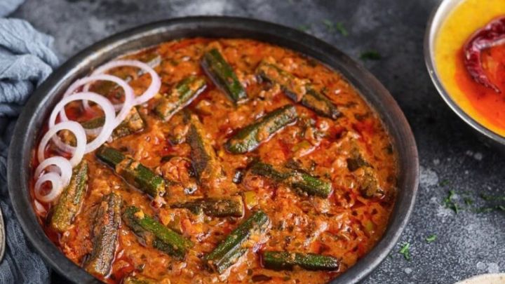 طرز تهیه کاری بامیه هندی بدون گوشت طرز تهیه کاری بامیه هندی بدون گوشت
