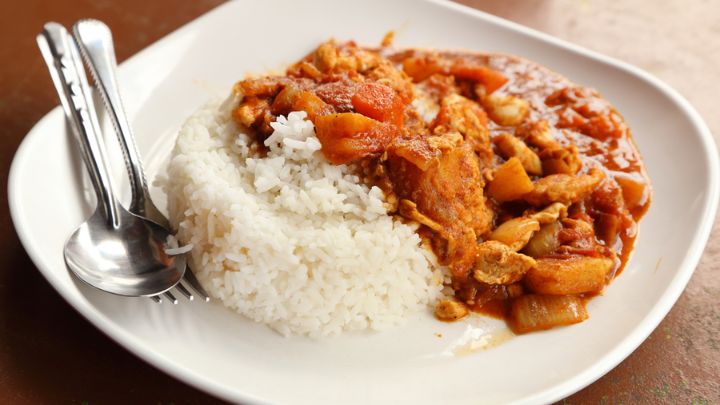 طرز تهیه بامیه پلو با مرغ