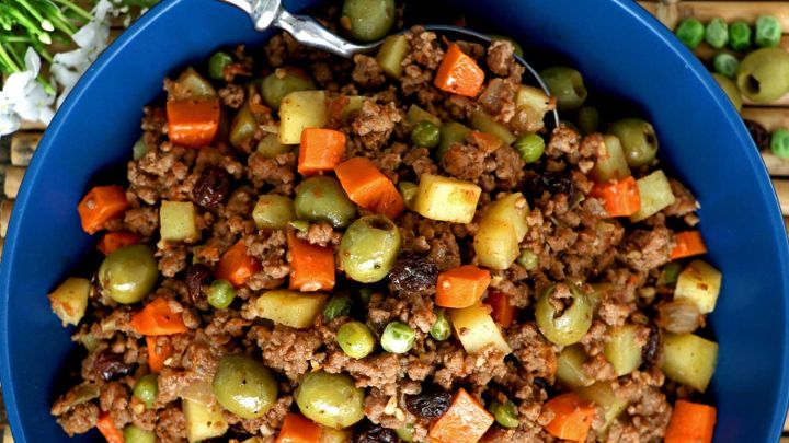 مراحل تهیه خوراک نخود فرنگی با گوشت مراحل تهیه خوراک نخود فرنگی با گوشت