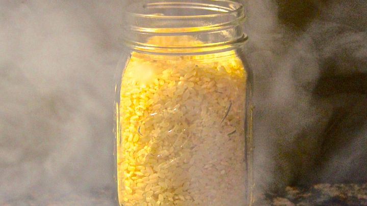 نگهداری برنج دودی در فریزر نگهداری برنج دودی در فریزر