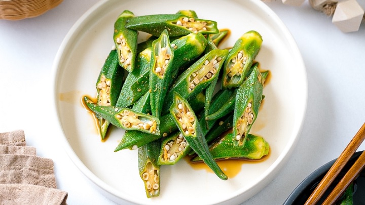 بررسی میزان کالری بامیه سبز خورشتی بررسی میزان کالری بامیه سبز خورشتی