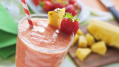 طرز تهیه اسموتی توت فرنگی و آناناس؛ خوشمزه و پر انرژی