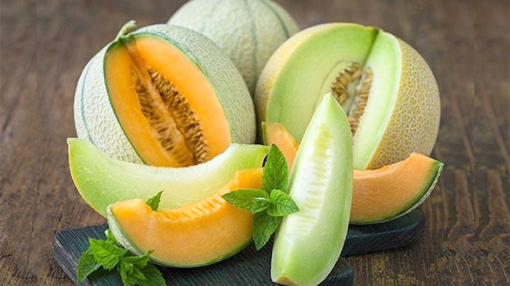 کمک به هضم بهتر غذا با خوردن طالبی در زنان باردار کمک به هضم بهتر غذا با خوردن طالبی در زنان باردار