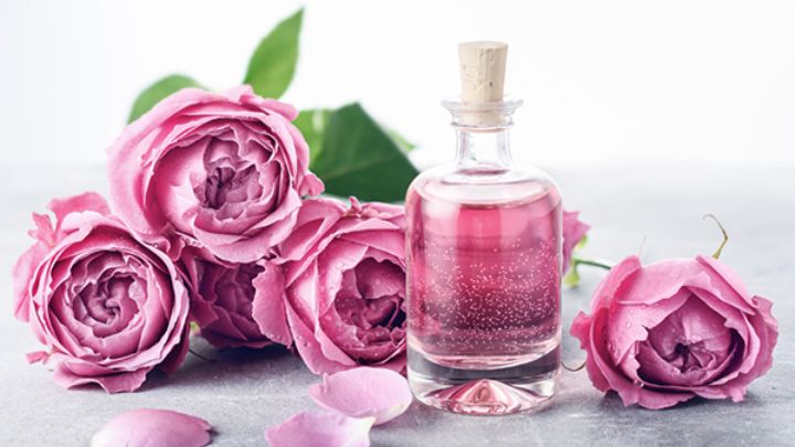 ضد التهاب و ضد قرمزی از خواص گلاب برای پوست ضد التهاب و ضد قرمزی از خواص گلاب برای پوست