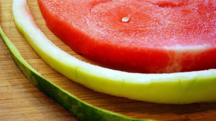 خواص پوست هندوانه برای چشم خواص پوست هندوانه برای چشم