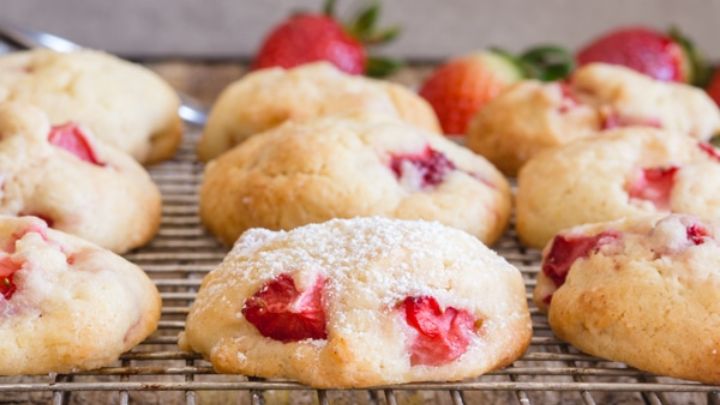 طرز تهیه کوکی توتفرنگی طرز تهیه کوکی توتفرنگی