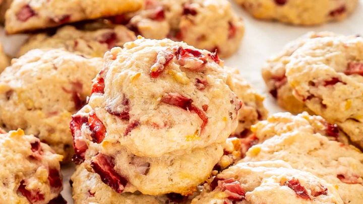 در تهیه کوکی توت فرنگی به ۷ نکته مهم زیر توجه داشته باشید در تهیه کوکی توت فرنگی به ۷ نکته مهم زیر توجه داشته باشید