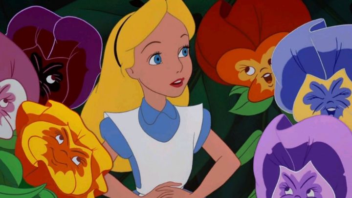 8-آلیس در سرزمین عجایب (Alice in Wonderland) 8-آلیس در سرزمین عجایب (Alice in Wonderland)