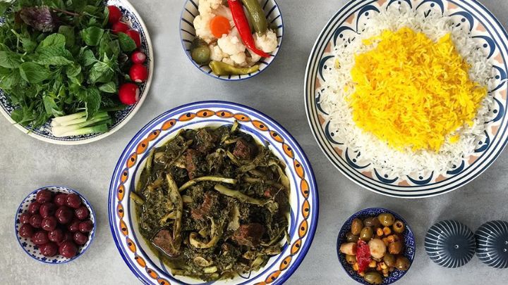 دقت در انتخاب مواد اولیه از رازهای خوشمزگی خورشت کنگر دقت در انتخاب مواد اولیه از رازهای خوشمزگی خورشت کنگر