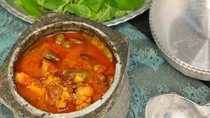 طرز تهیه آبگوشت بامیه با مرغ به روش خوزستانی طرز تهیه آبگوشت بامیه با مرغ به روش خوزستانی