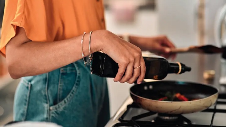 فرق روغن سرخ کردنی با مایع فرق روغن سرخ کردنی با مایع