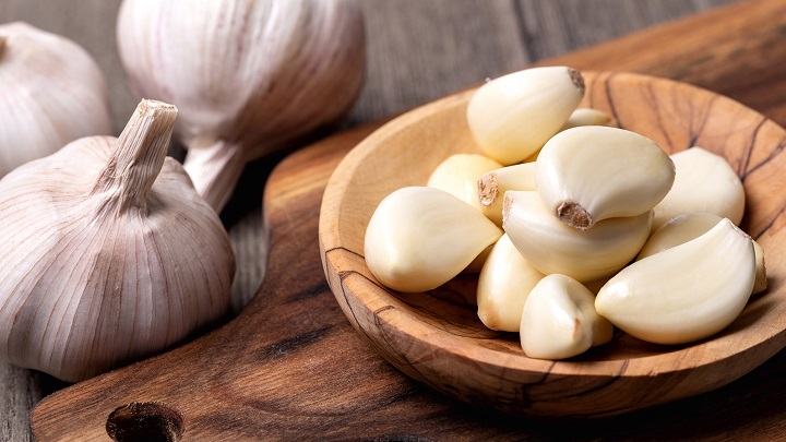 ضرر سیر برای دندان چیست؟ ضرر سیر برای دندان چیست؟