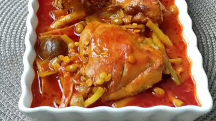 مراحل طرز تهیه خورش کنگر با مرغ مراحل طرز تهیه خورش کنگر با مرغ