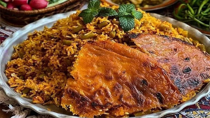 مراحل تهیه لوبیا پلو با پودر گل محمدی مراحل تهیه لوبیا پلو با پودر گل محمدی