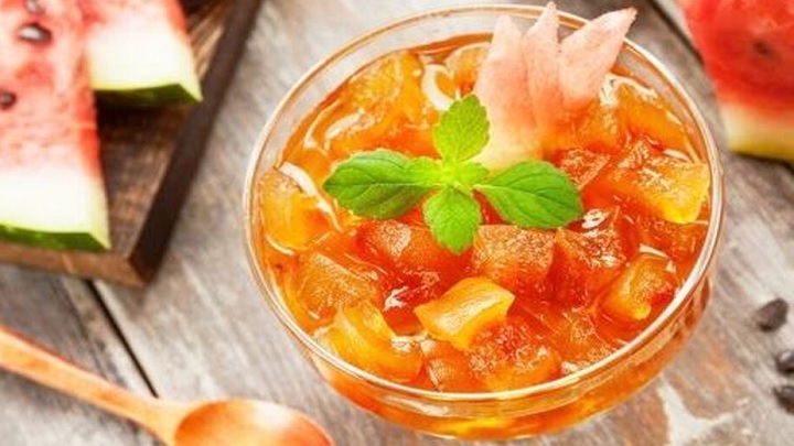 مراحل طرز تهیه مربای پوست هندوانه خوشمزه و سنتی مراحل طرز تهیه مربای پوست هندوانه خوشمزه و سنتی