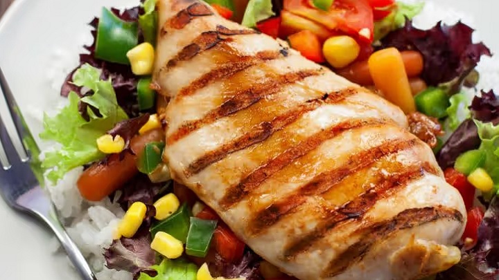 میزان کالری موجود در سینه مرغ