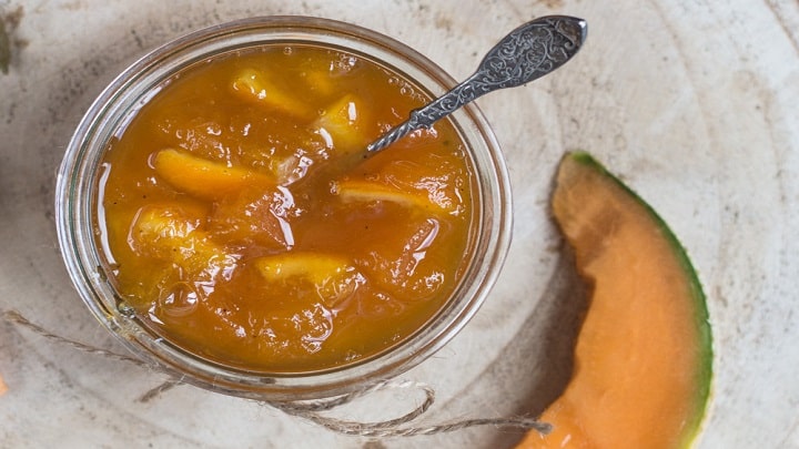 مراحل تهیه مربای طالبی با آبلیمو