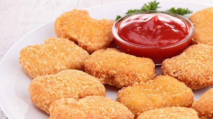 طرز تهیه ناگت مرغ پنیری با پنیر پروسس طرز تهیه ناگت مرغ پنیری با پنیر پروسس